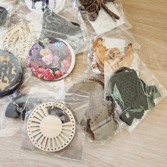 African Queen Black Girl Empowerment Wooden Statement Hook Earrings Lot 20 Pc - Picture 3 of 6